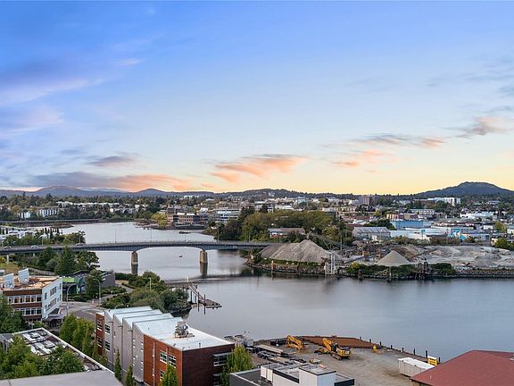 5th image of 363 Tyee Rd #408