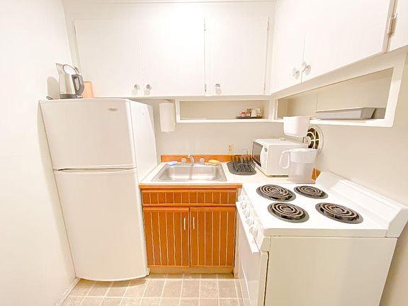 4th image of 4145 11th Ave NE APT 44