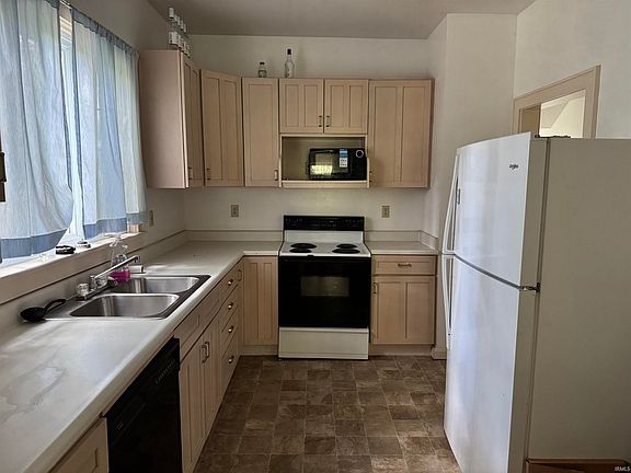 4th image of 611 W Oak St