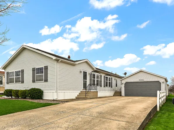 23000 S Pine Valley Dr, Frankfort, IL 60423