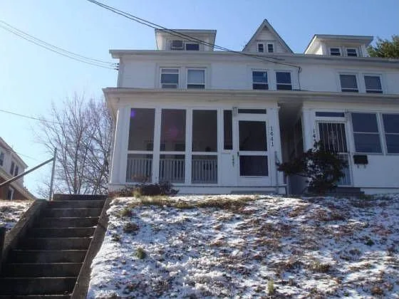 1441 Newton St NE photo 1