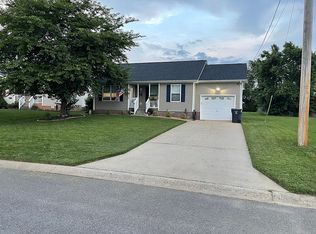 368 Pioneer Dr, Oak Grove, KY 42262