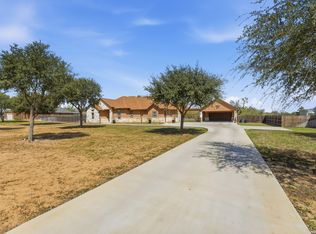 149 W Short Meadow Dr, Lytle, TX 78052