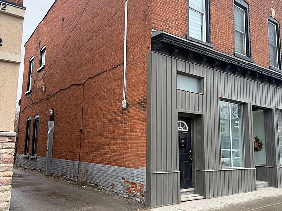 3rd image of 308 Victoria St N
