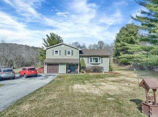 24 Emily Ln, Monroe, NY 10950