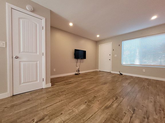 3rd image of 6543 Bell Bluff Ave #1