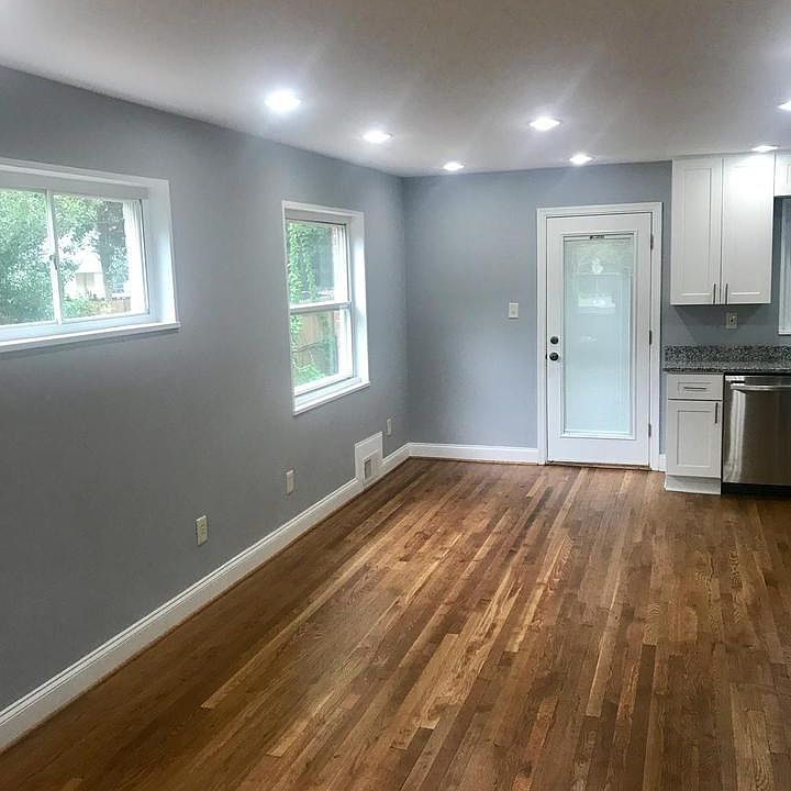 1st image of 2101 Rollins Dr