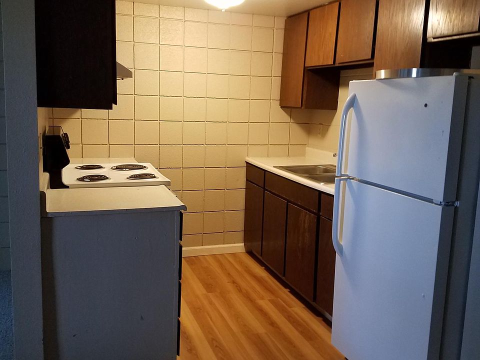 1st image of 707 SW Higgins Ave