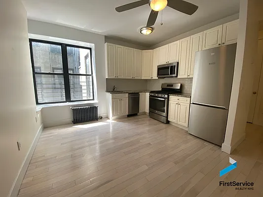 Rented by FirstService Realty (legacy) | media 10