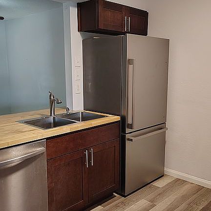 3rd image of 4927 Maryanna Way