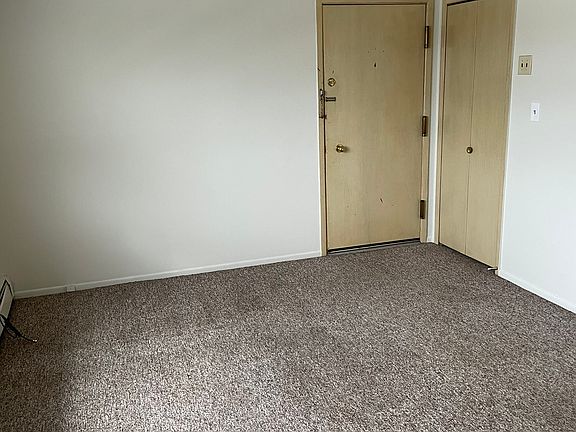 2nd image of 17630 Lakeshore Blvd