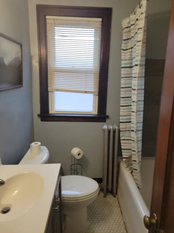 Looking for Roommate in Female Apartment — Photo 2