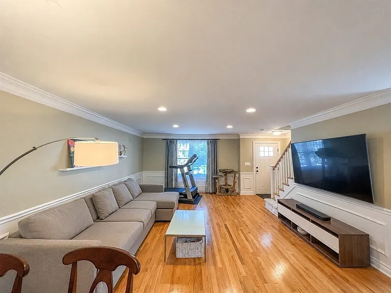 16 Mott St #16 — Photo 4