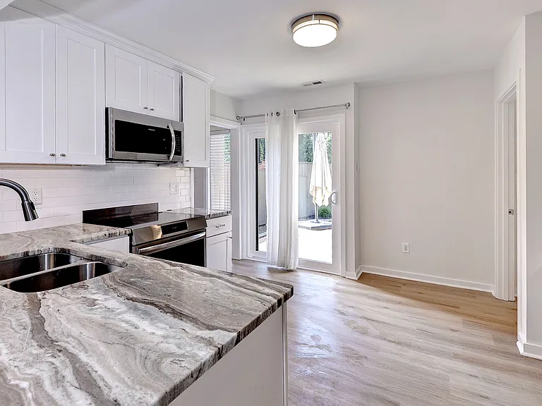 106 Harrops Gln — Photo 8