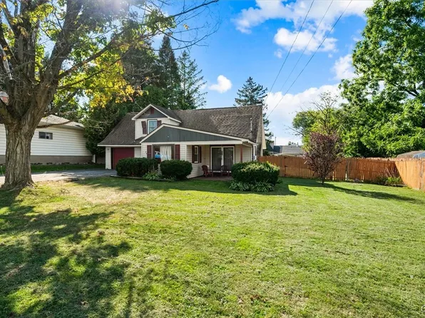 28 3rd St, Yorkville, NY 13495