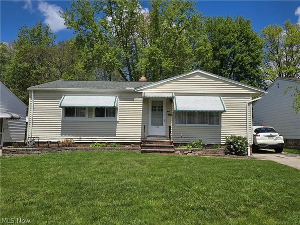 15021 Florence Dr, Maple Heights, OH 44137