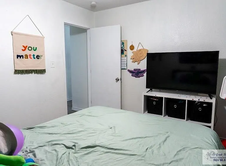 1809 S Williams Ln — Photo 3