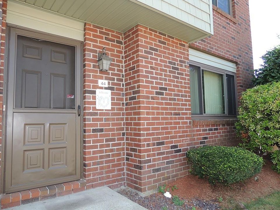 1st image of 44 Cottonwood Dr #1