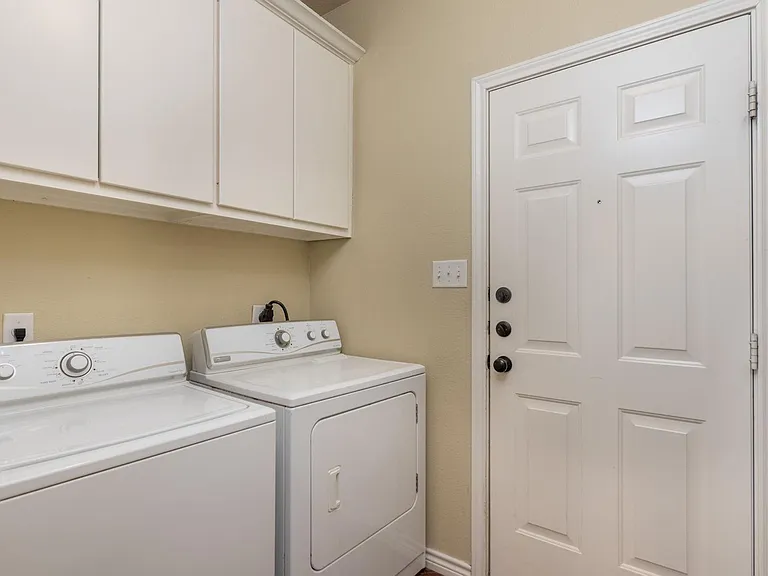 3719 Holick Ln — Photo 15