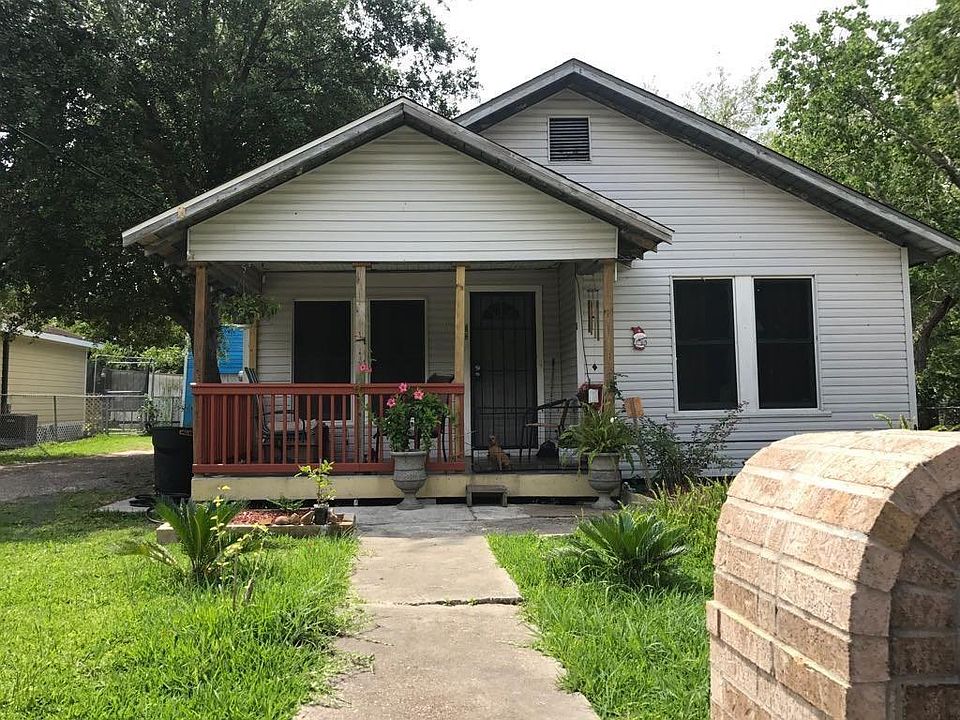 1st image of 2104 Carolina St