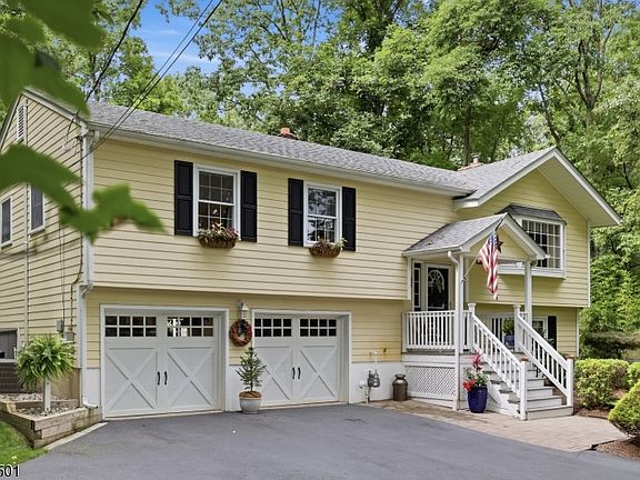 4th image of 62 Lawrence Rd