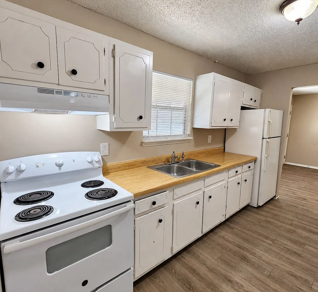 1 bed, 1.0 bath, $995 — Photo 1