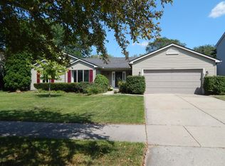 495 Burr Oak Dr, Ann Arbor, MI 48103