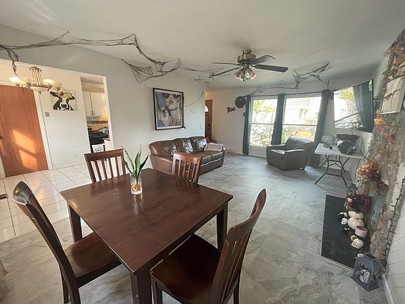 4th image of 18 Sieverwood Ct
