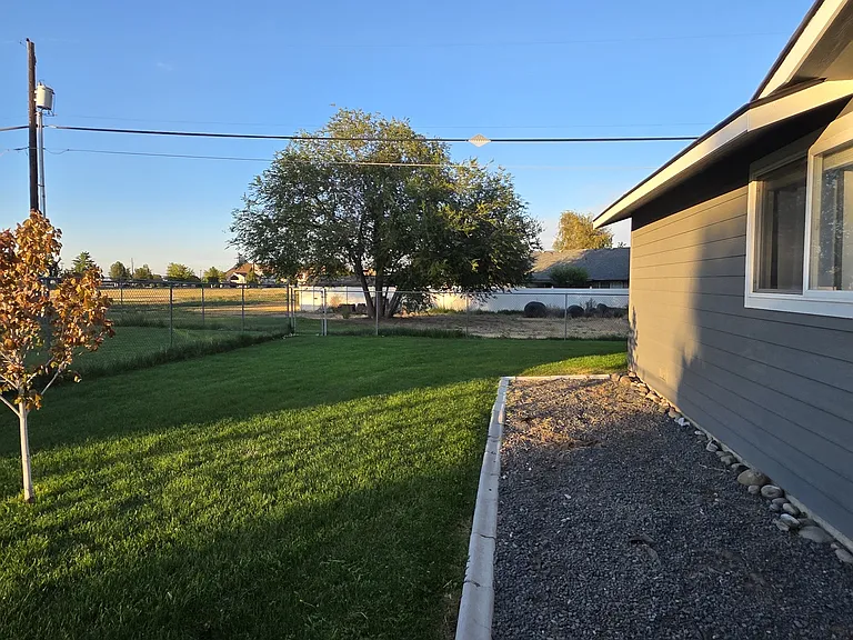 611 N Crestview Dr — Photo 6