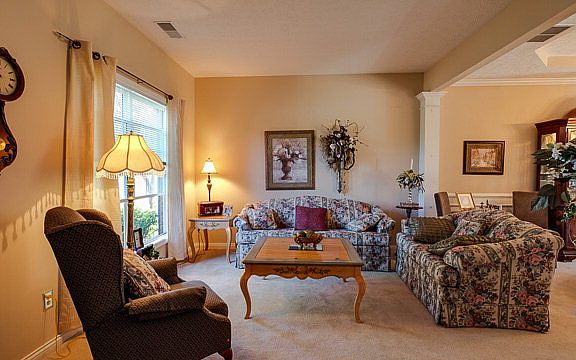 4th image of 2940 Waterside Way