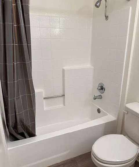 Brentwood Apartments — Photo 10