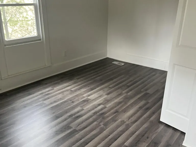 309 W Washington Ave — Photo 13