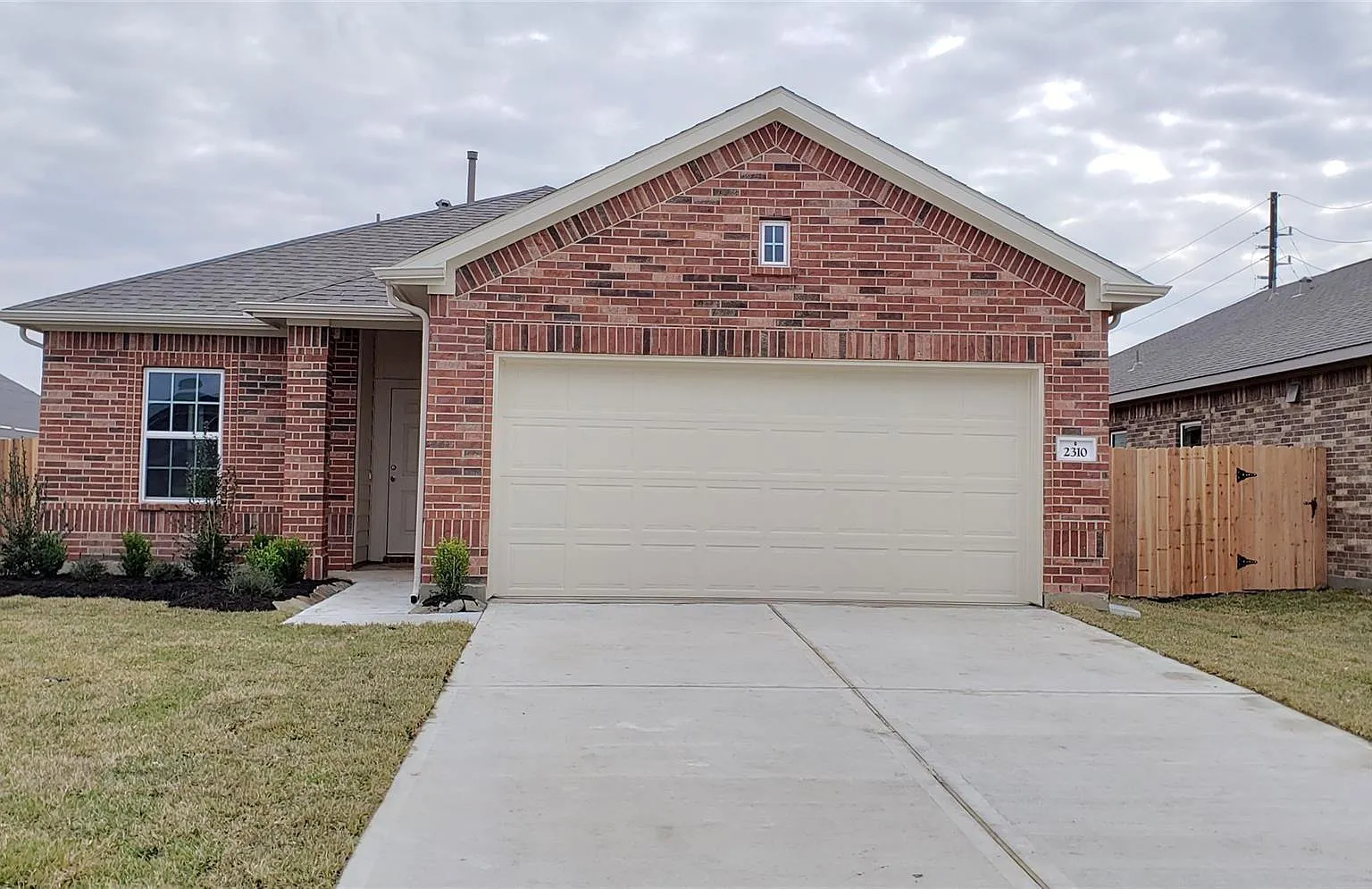 3 bed, 1634 sqft, $2,100 — Photo 2