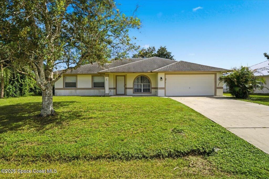 261 Vin Rose Cir SE