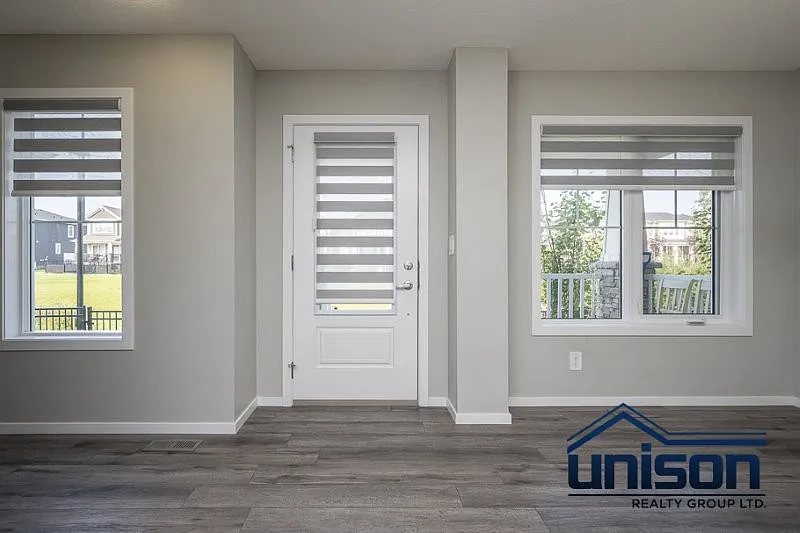 3 bed, 2.5 bath, 1375 sqft, $2,250 — Photo 3