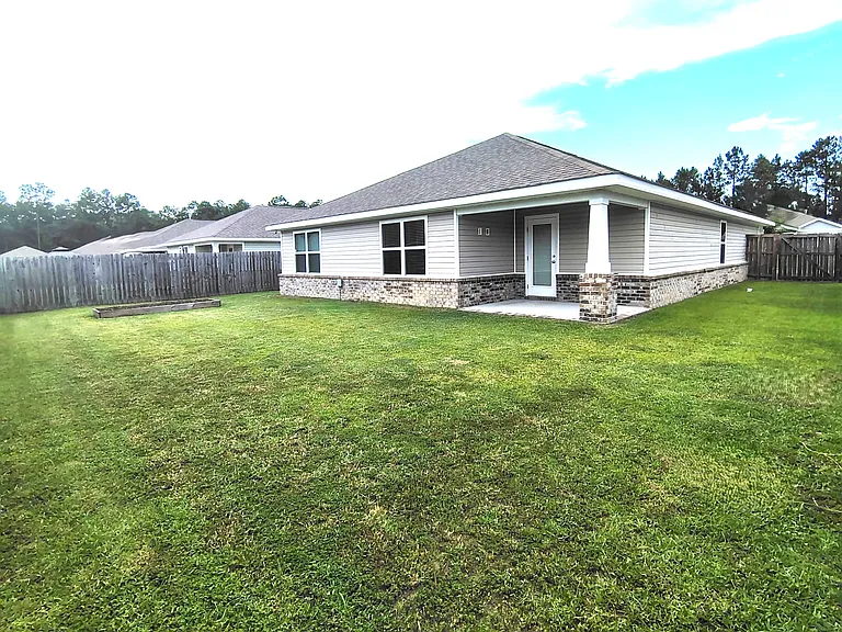 Eastland Cir — Photo 21