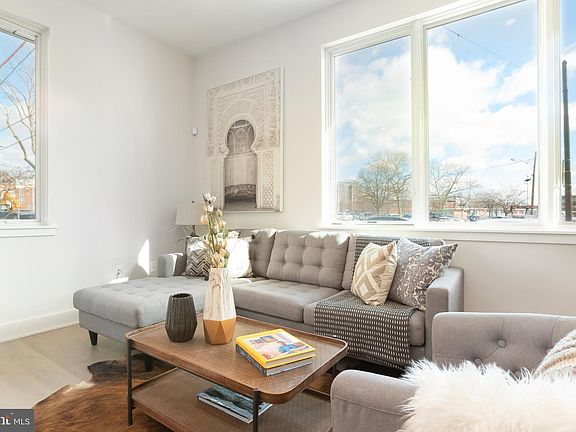 4th image of 1836 E York St #101