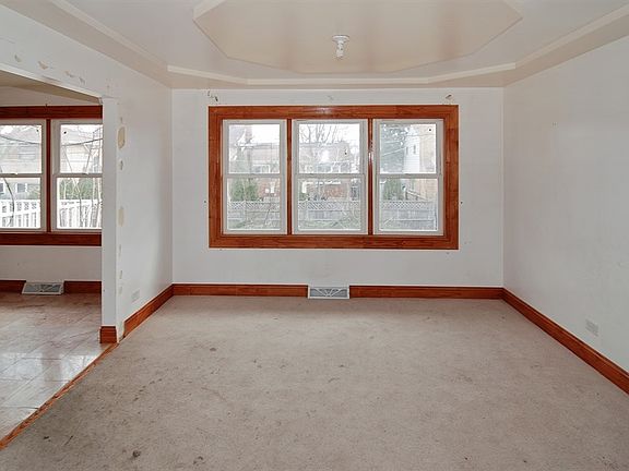 2nd image of 1521 Grant St