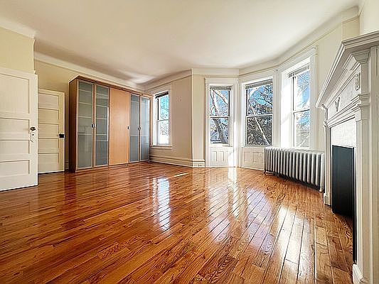 2nd image of 7424 6th Ave #2