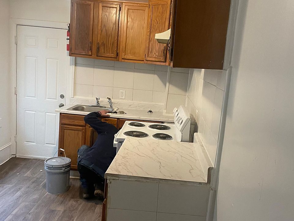2nd image of 218 W 24th St #1