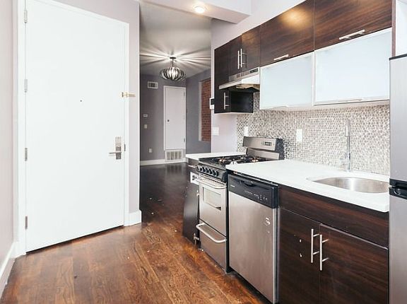 3rd image of 1368 Putnam Ave #3AA