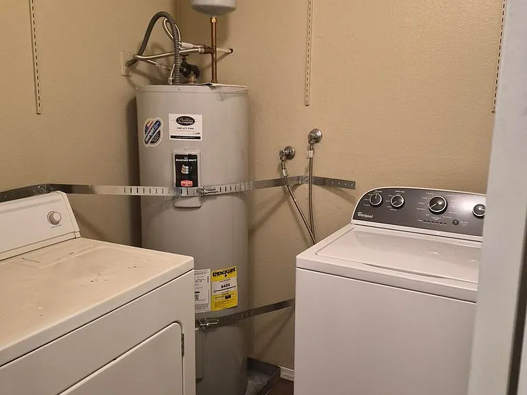 Heather Ridge, 2 Bedrooms, 1 Bathroom Apartments for Rent! — Photo 10