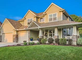 1544 Sunnybrook Dr, Mound, MN 55364
