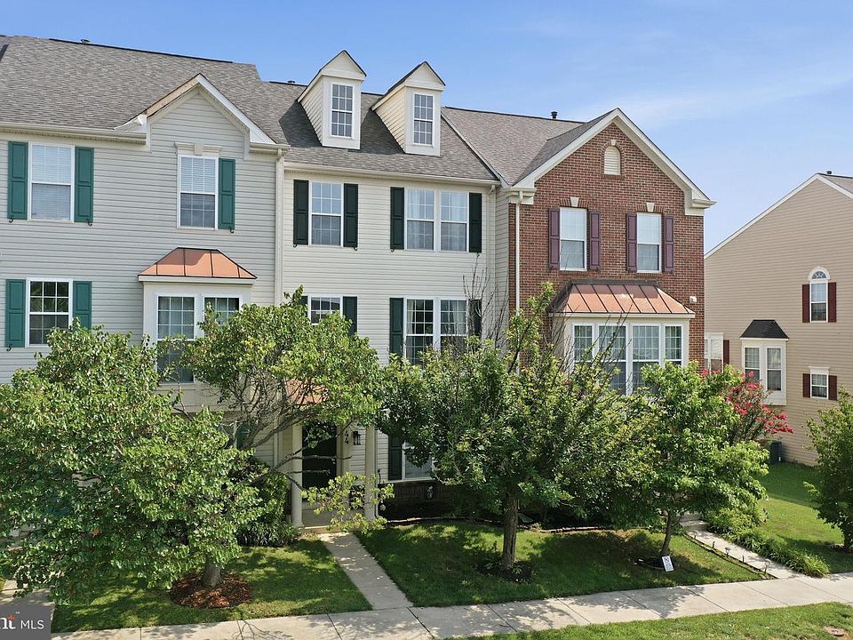 1st image of 44 Deerbrook Dr