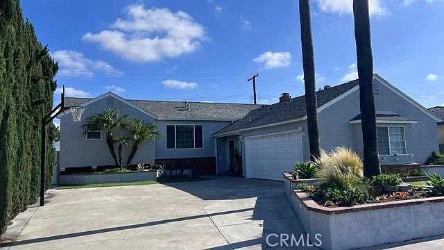 1st image of 2253 E Belmont Pl