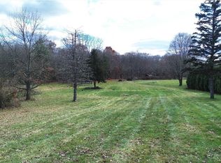 8 E State St, Granby, MA 01033