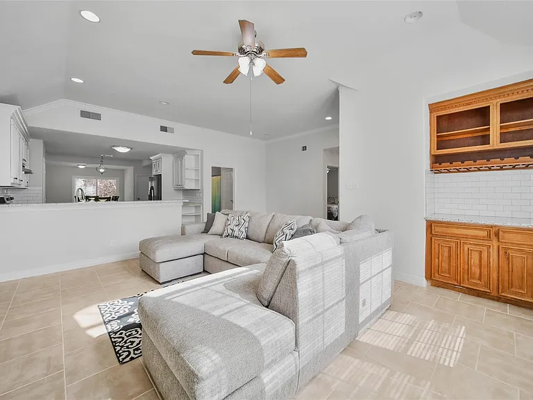 4943 Gammage St — Photo 4