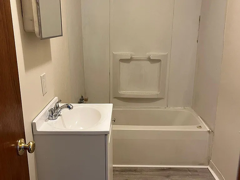 103 Railroad Ave #1 — Photo 4
