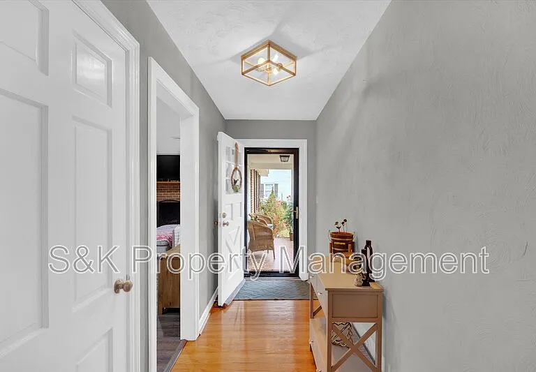 5524 Briarwood Ln — Photo 9