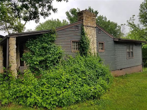4th image of 15811 Midland Dr